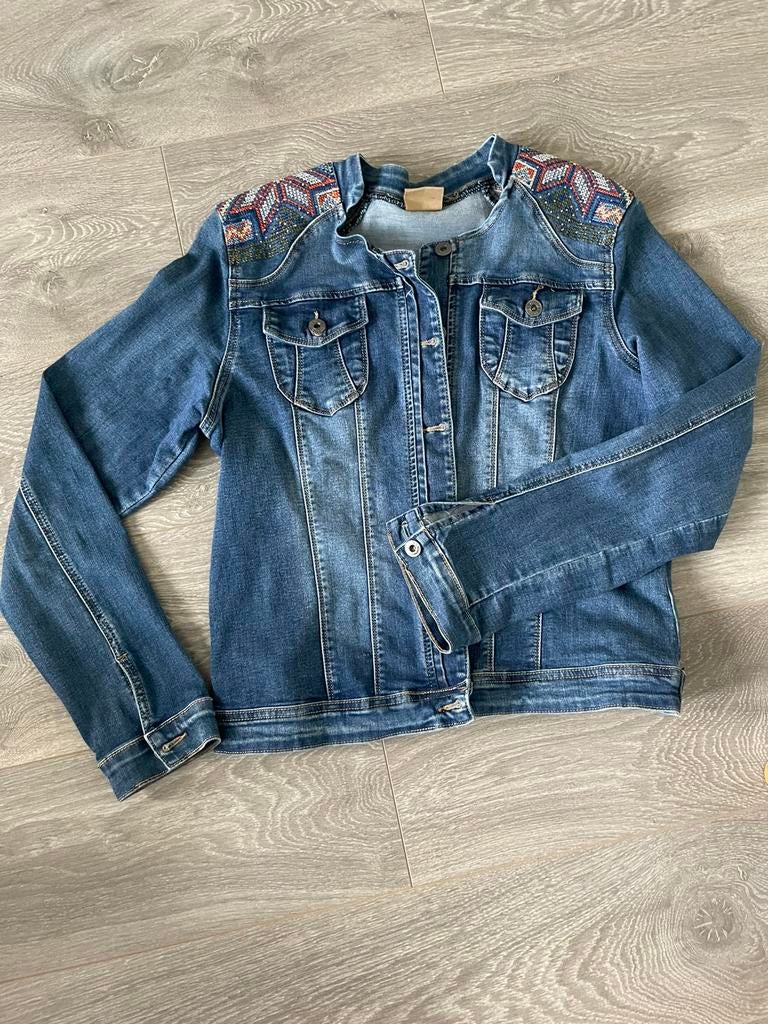 Als nieuw Spijkerjasje Ibiza stijl valt als maat L / XL, Ophalen of Verzenden, Zo goed als nieuw, Maat 42/44 (L), Blauw