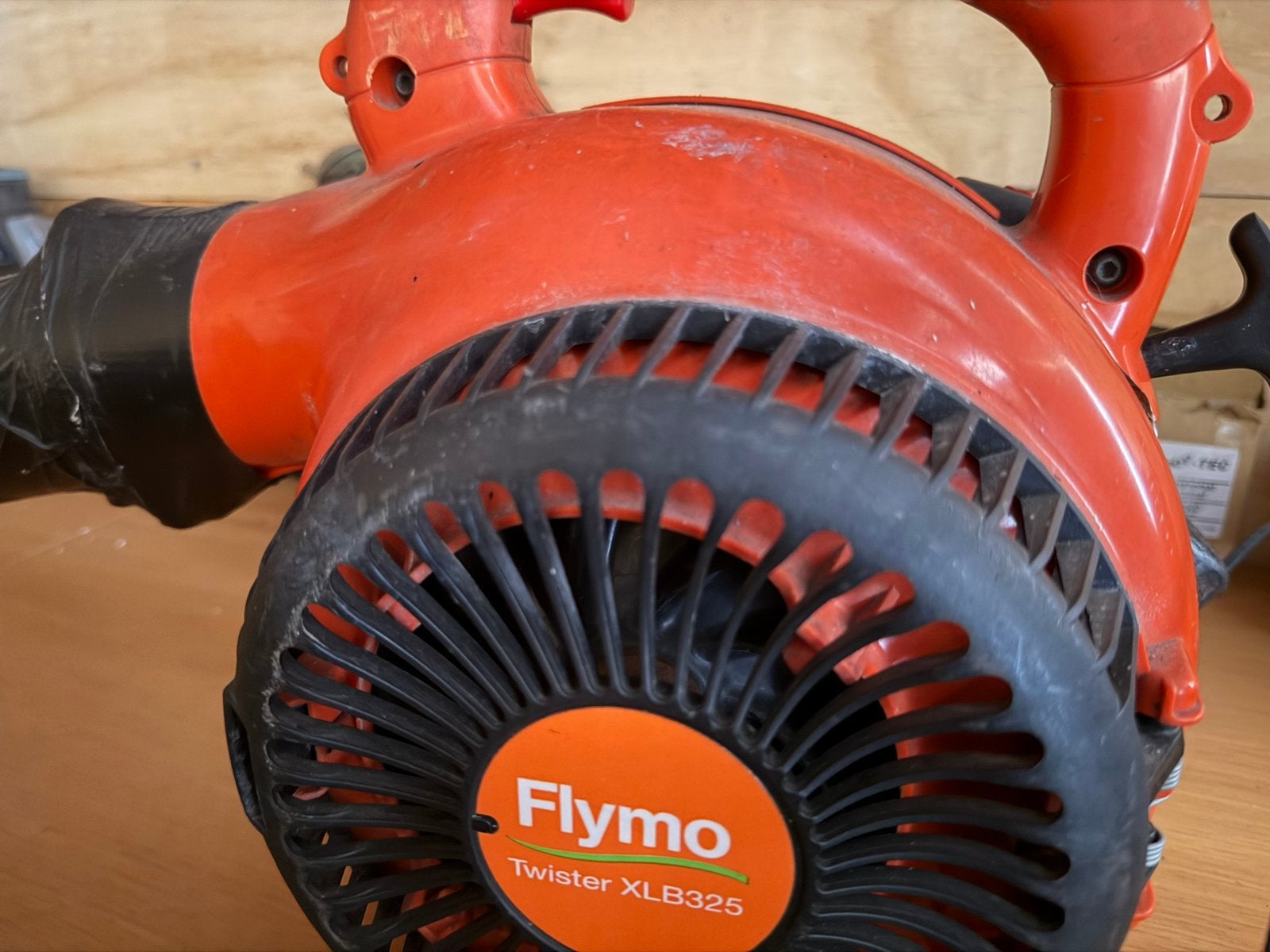 Flymo Twister XLB325 Bladblazer - Gebruikt, Benzine, Gebruikt, Handgedragen, Ophalen of Verzenden