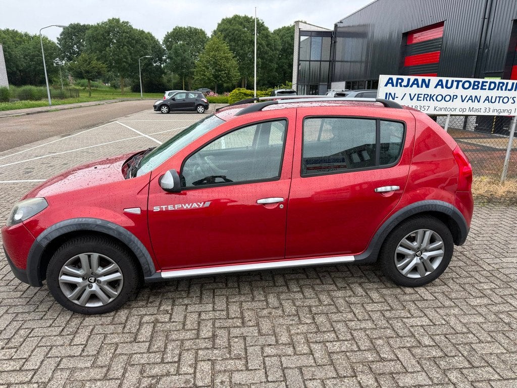 Dacia Sandero 1.6 Stepway LPG, Voorwielaandrijving, Euro 5, Gebruikt, 4 cilinders