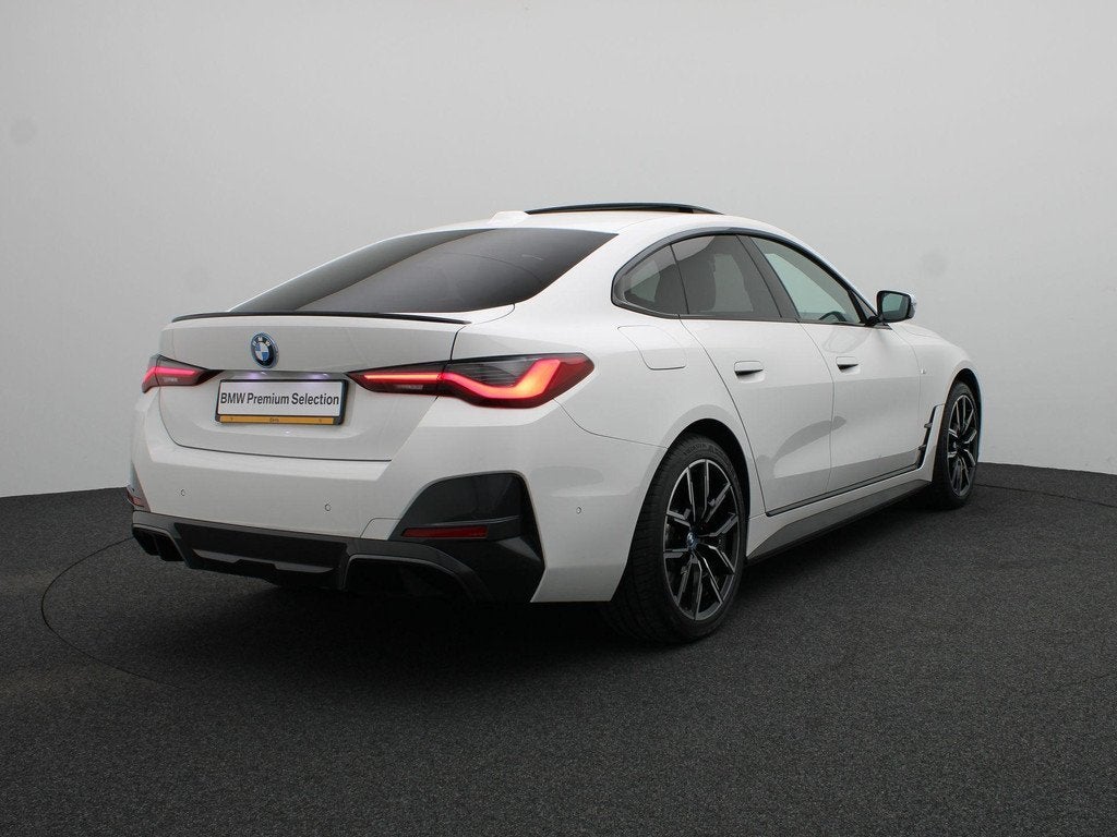 BMW i4 eDrive40 M Sportpakket Pro | Stuurwielrand Verwarmd |, Auto's, BMW, Met garantie (alle), Stuurwielverwarming, Origineel Nederlands