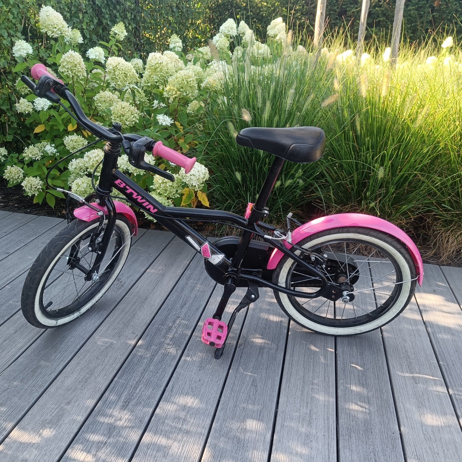 B'Twin kinderfiets 16 inch roze/zwart, Fietsen en Brommers, Fietsen | Kinderfietsjes, Ophalen, Velgrem, B'Twin, 16 tot 20 inch