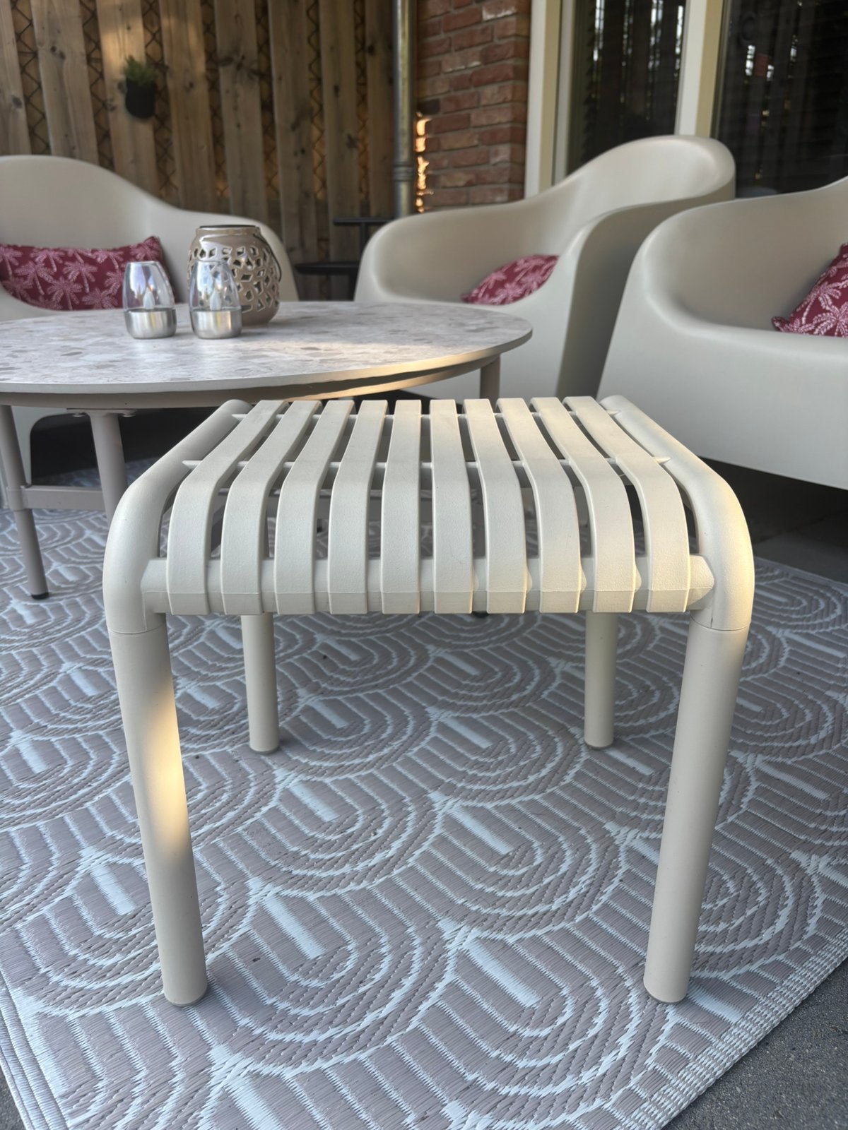 Kunststof bijzettafel beige NIEUW!, Tuin en Terras, Tuintafels, Ophalen, Nieuw, Vierkant, Kunststof