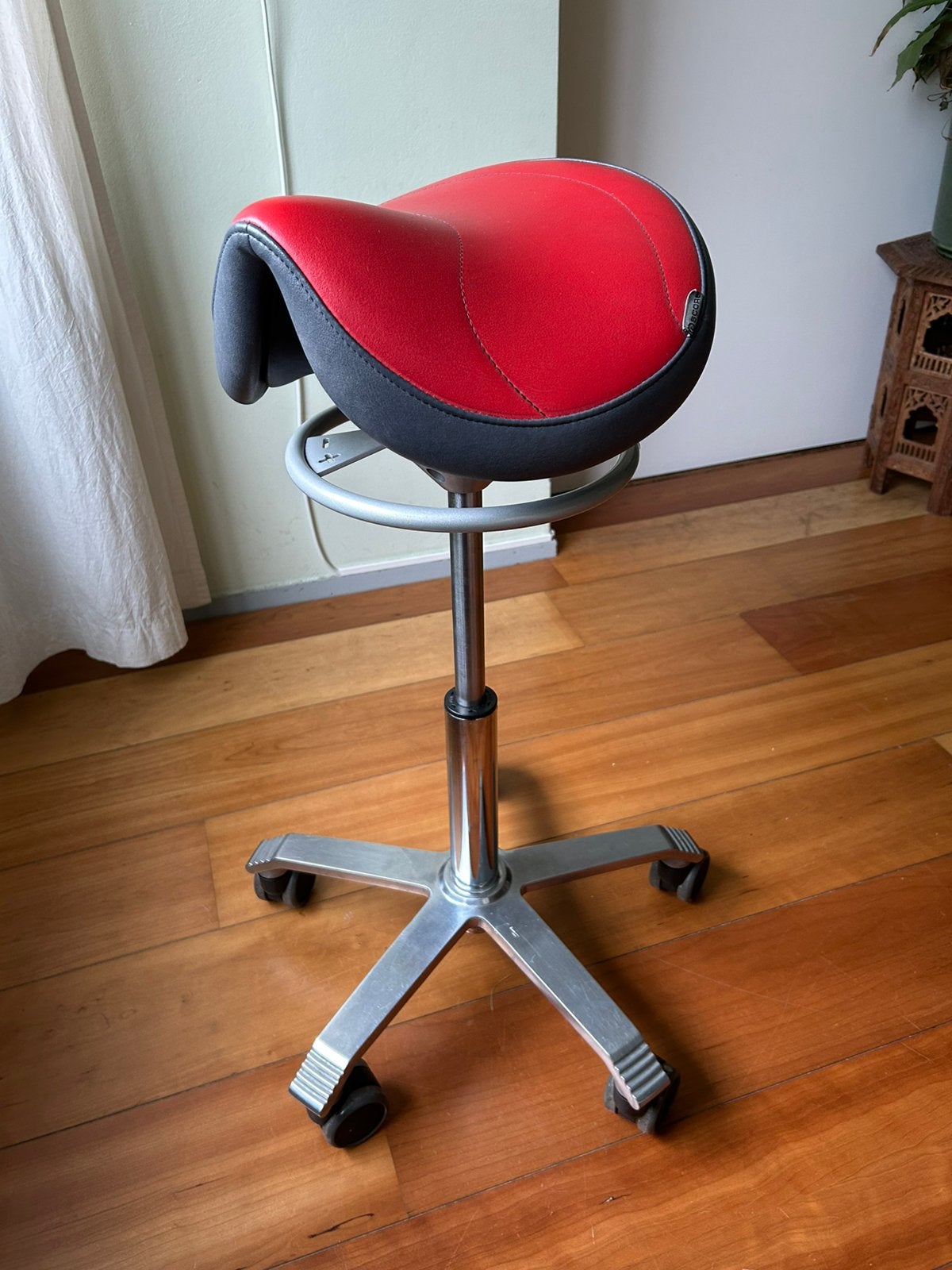 Score ergonomische zadelkruk, Ophalen, Zo goed als nieuw