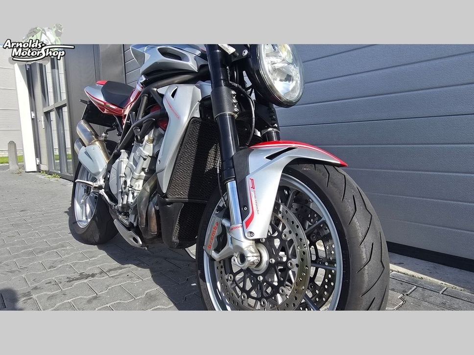 Foto 10 van MV AGUSTA BRUTALE 1090 RR ABS (bj 2013) 26.176 km