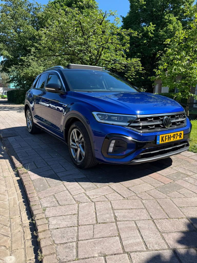 Volkswagen T-Roc 1.5 TSI R line 150pk 7-DSG 2023 PANO CAMERA, 1498 cc, 4 cilinders, Blauw, Geïmporteerd