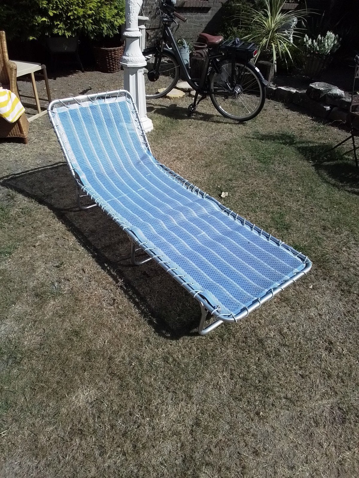 15650) mooi lig bed met hoes  15euro, Ophalen of Verzenden