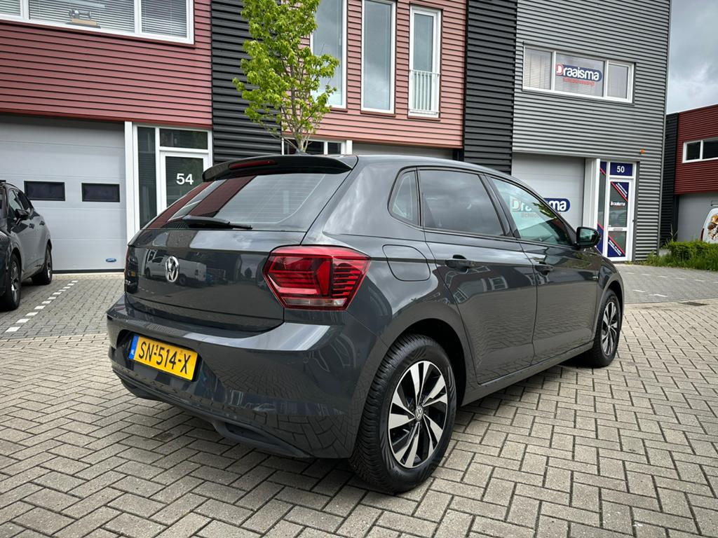 Volkswagen Polo 1.0 TSI |PDC|KEYLESS|CAMERA|CARPLAY|NAVI|NAP, Voorwielaandrijving, Stof, 40 €/maand, Zwart