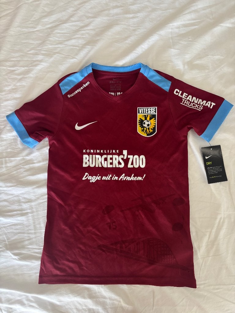 Kind voetbalshirt Vitesse Airborne, Maat M, Ophalen of Verzenden, Nieuw, Shirt