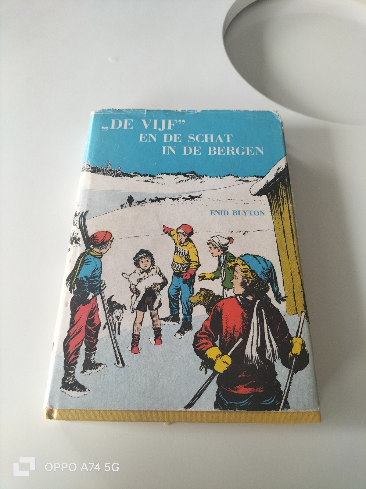 De Vijf en de Schat in de Bergen - Enid Blyton, Ophalen of Verzenden, Gelezen, Enid Blyton, Fictie algemeen