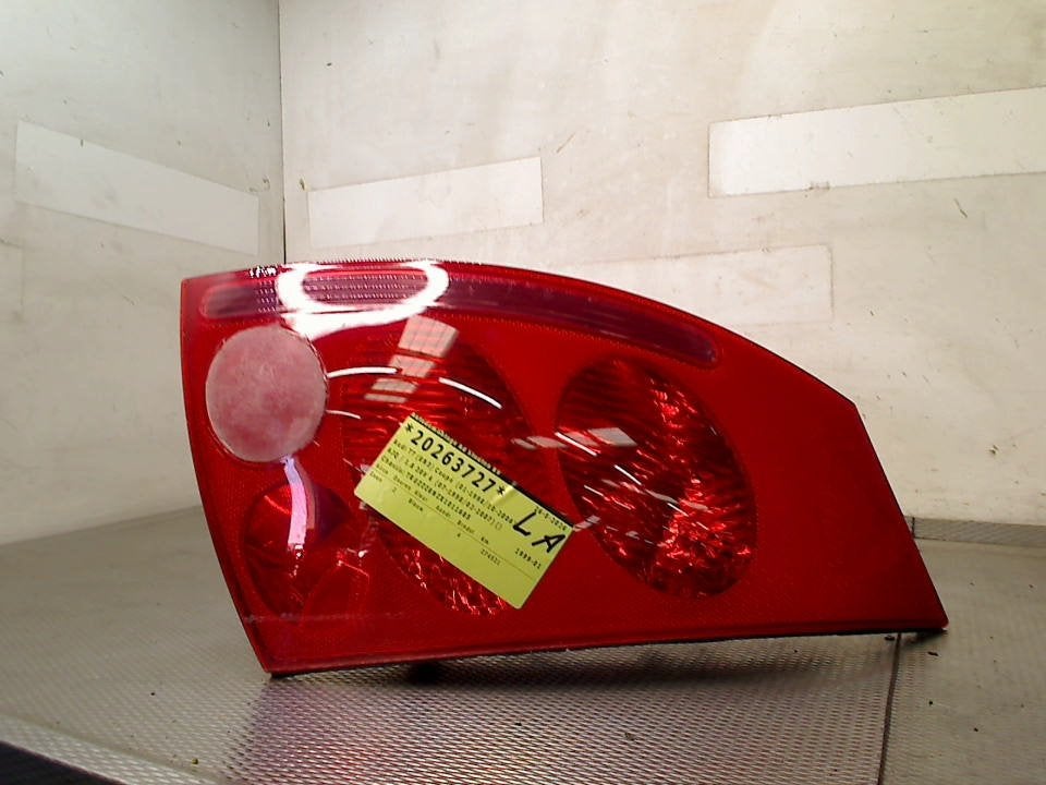 Achterlicht Links Audi TT (8N3) (1998-10/2006-10) 8N0945095, Gebruikt, Auto-Union-Straße  1, Ingolstadt 85057, , Duitsland, Info@audi.de