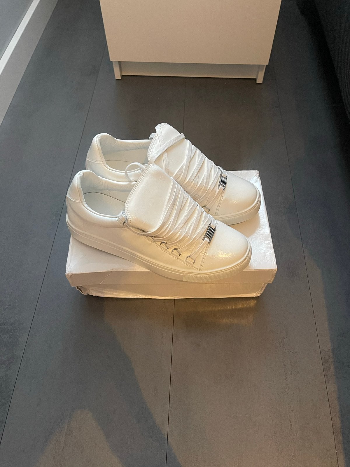 Balenciaga Arena's wit - Maat 45 (valt als 44), Kleding | Heren, Ophalen of Verzenden, Nieuw, Wit, Sneakers of Gympen