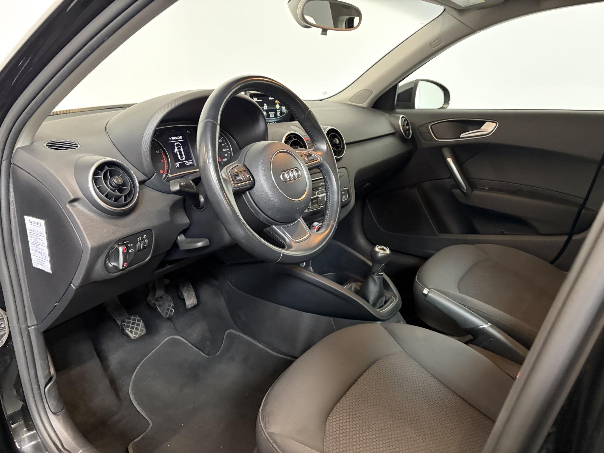 Audi A1 Sportback 1.0 TFSI Airco Lichtmetalen velgen, Auto's, Audi, Voorwielaandrijving, Stof, 82 pk, Zwart