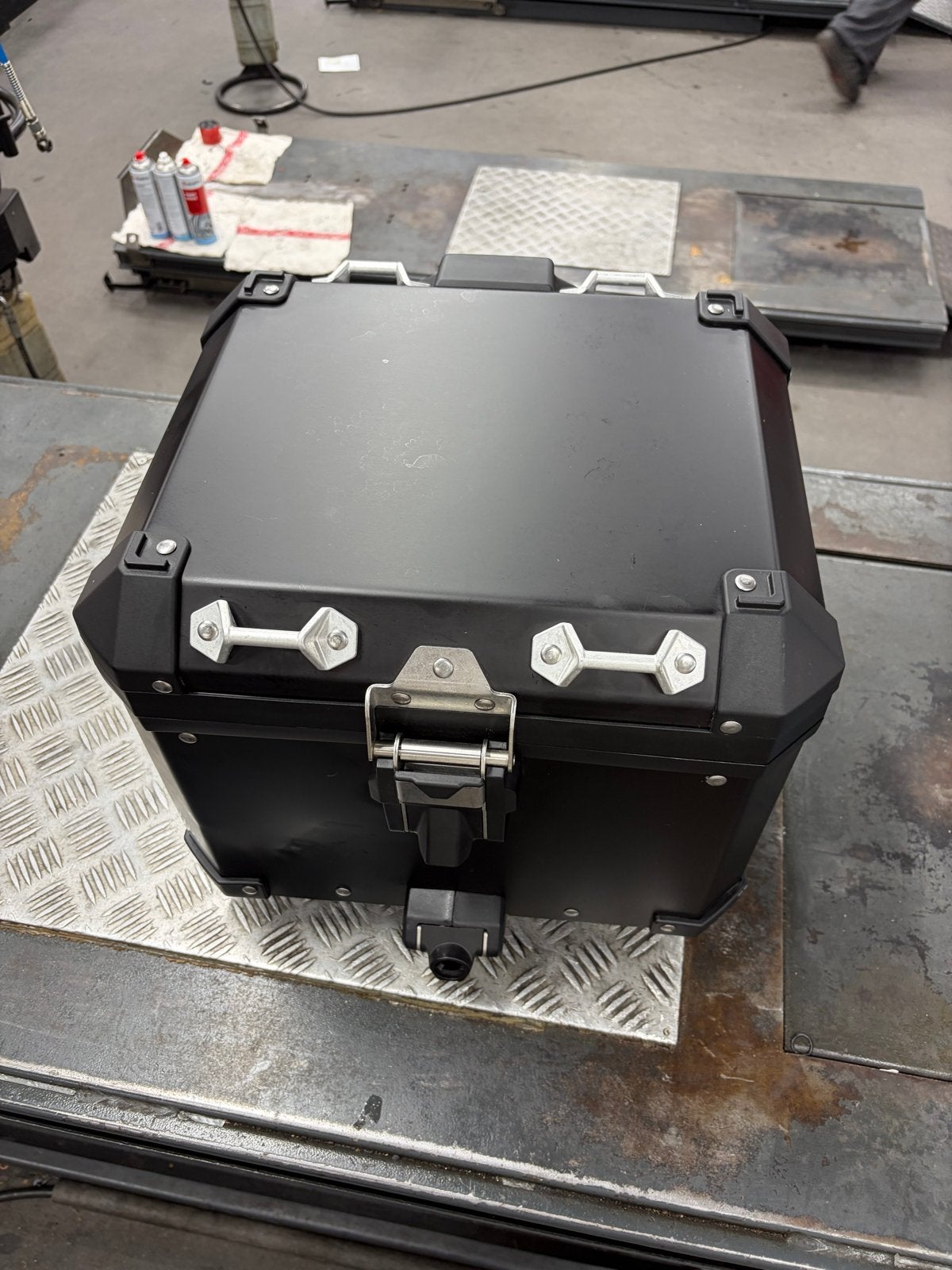 Topkoffer Aluminium BMW R 1250 GS (schade achterkant), Motoren, Accessoires | Overige, Ophalen, Gebruikt