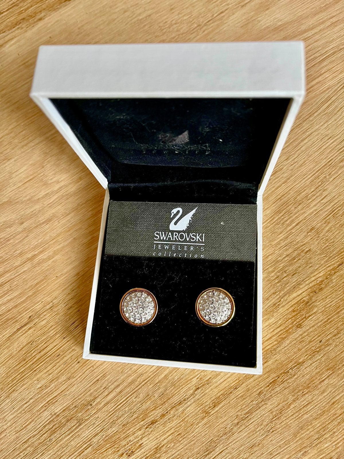 Swarovski Oorbellen met strass-steentjes, Met kristal, Overige materialen, Ophalen of Verzenden, Zo goed als nieuw