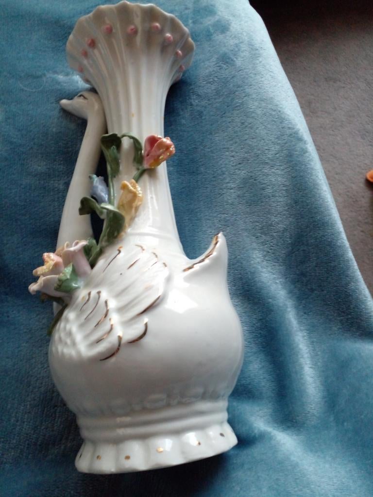 Vintage porseleinen zwaan vaas met bloemen, Antiek en Kunst, Ophalen of Verzenden