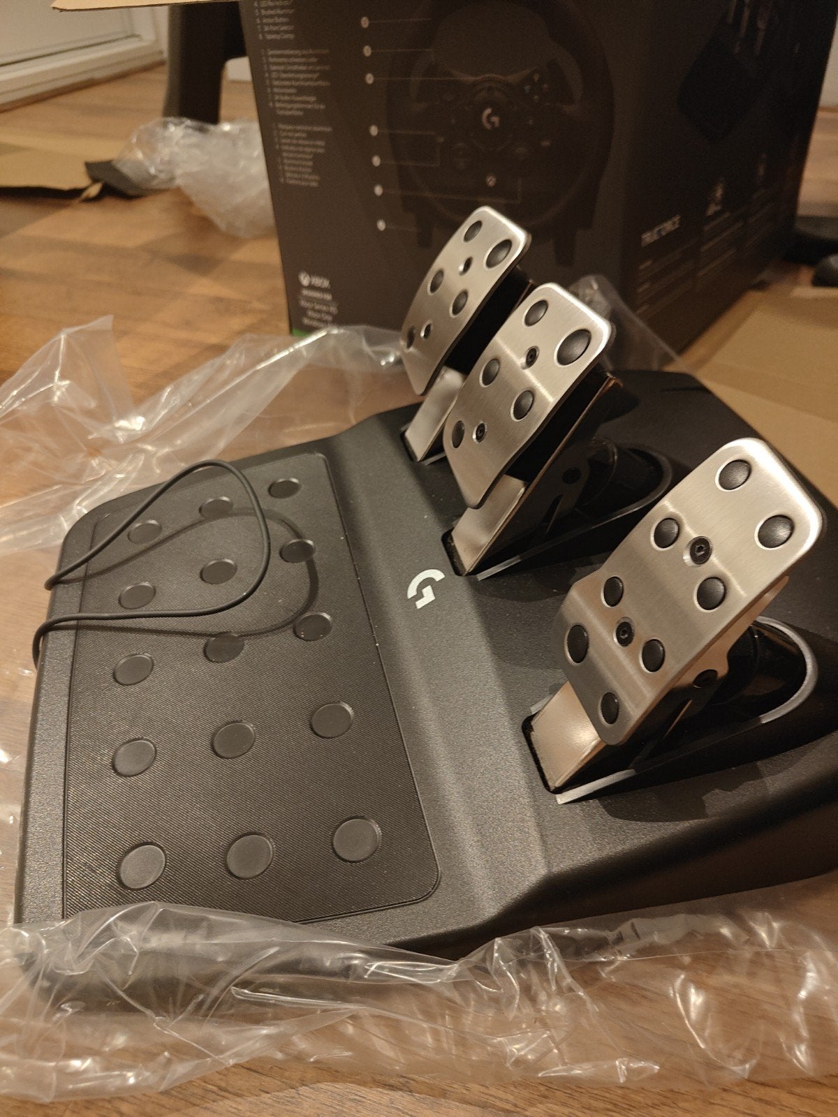 Foto 5 van Logitech G923 Trueforce racestuur en pedalen voor PC|Xbox
