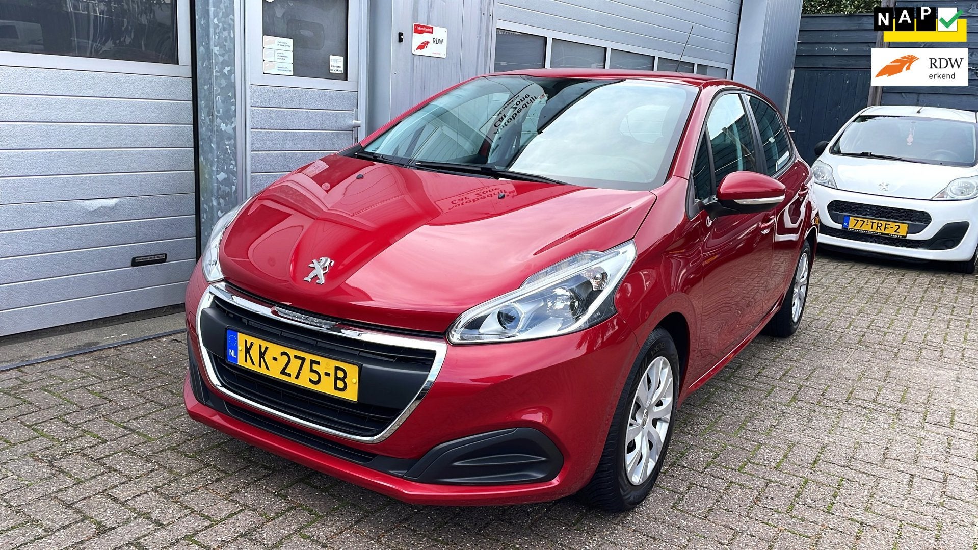 Peugeot 208 1.2 PureTech Active 5D-Navi-Airco-Cruise-New APK, Auto's, Voorwielaandrijving, Dealer onderhouden, Stof, Gebruikt
