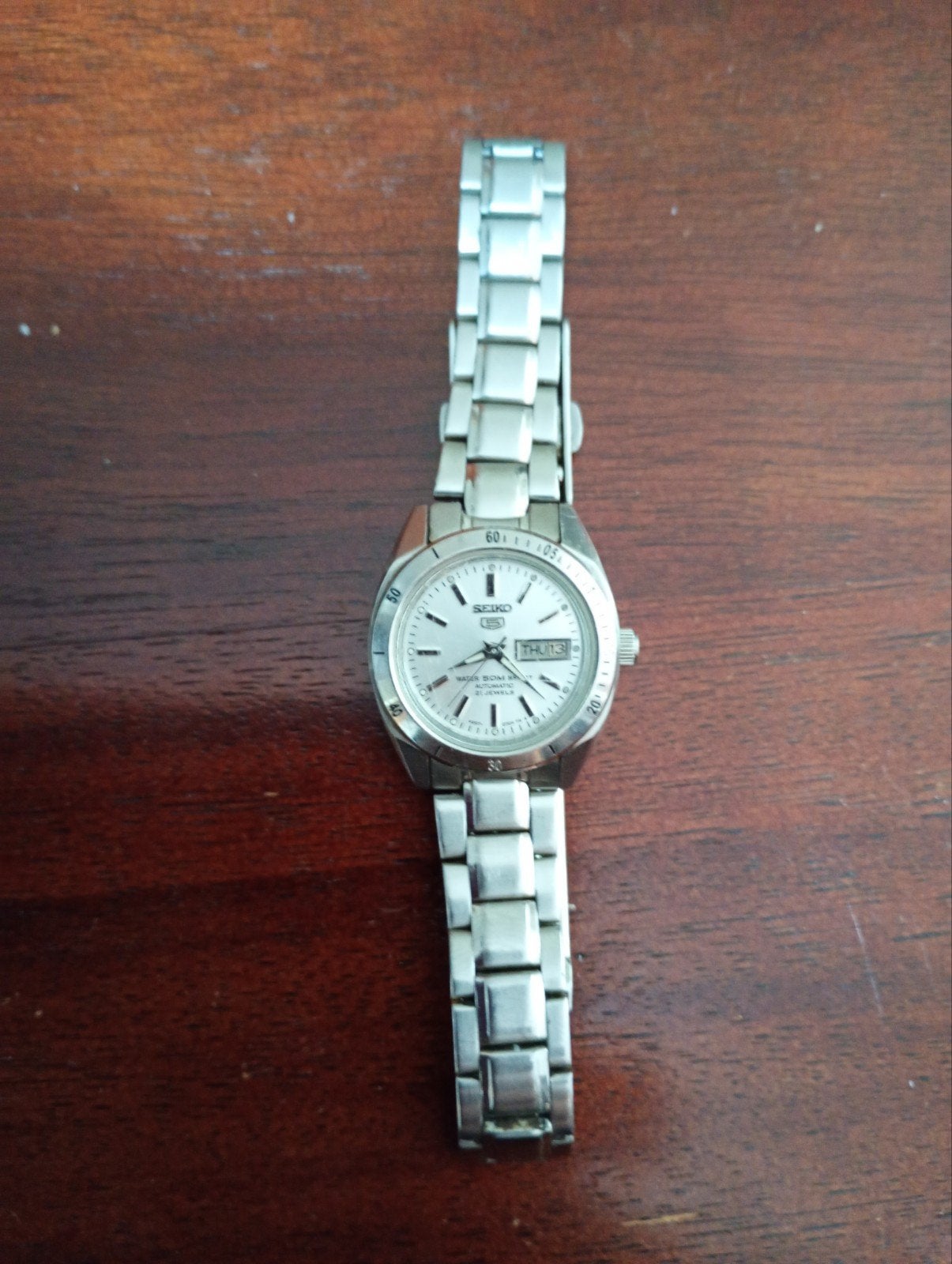Seiko 5 Dameshorloge , waterdicht 50 meter datum .

horlog, Ophalen of Verzenden, Gebruikt, Staal, Seiko
