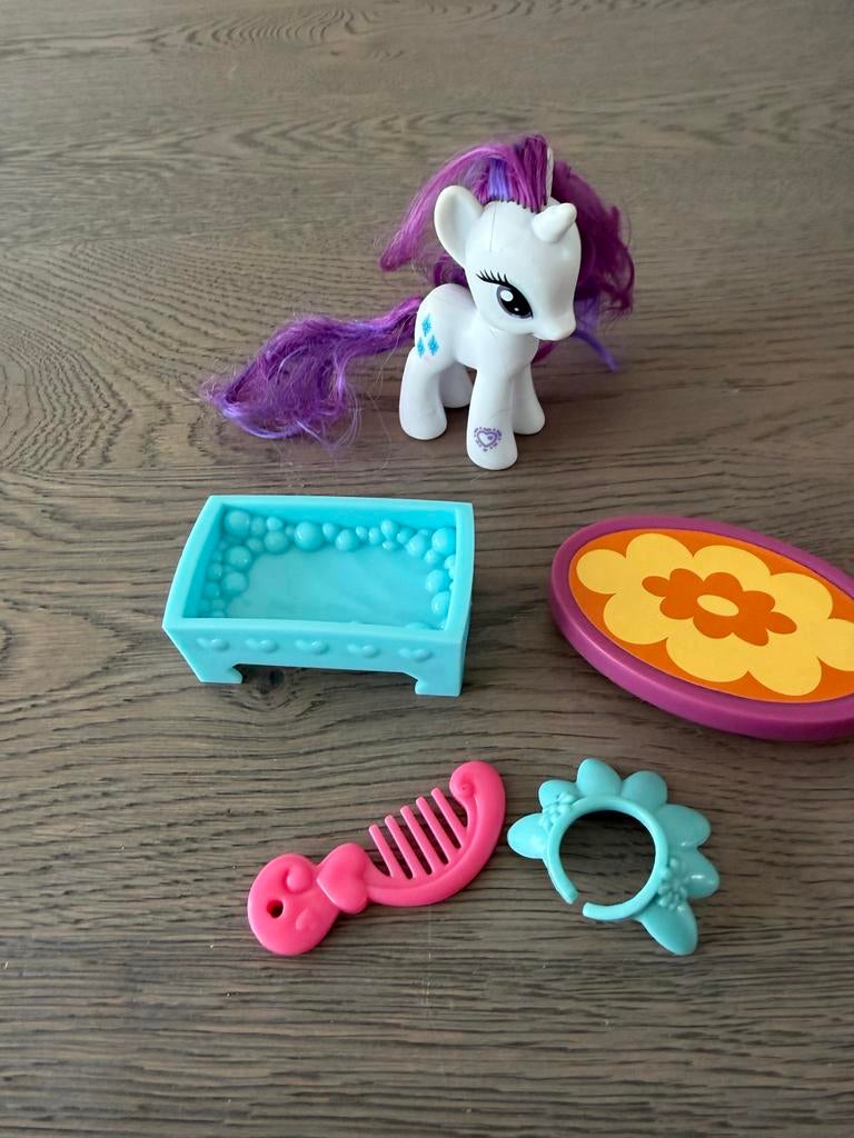 My Little Pony Rarity met accessoires, Kinderen en Baby's, Speelgoed | My Little Pony, Ophalen of Verzenden, Zo goed als nieuw