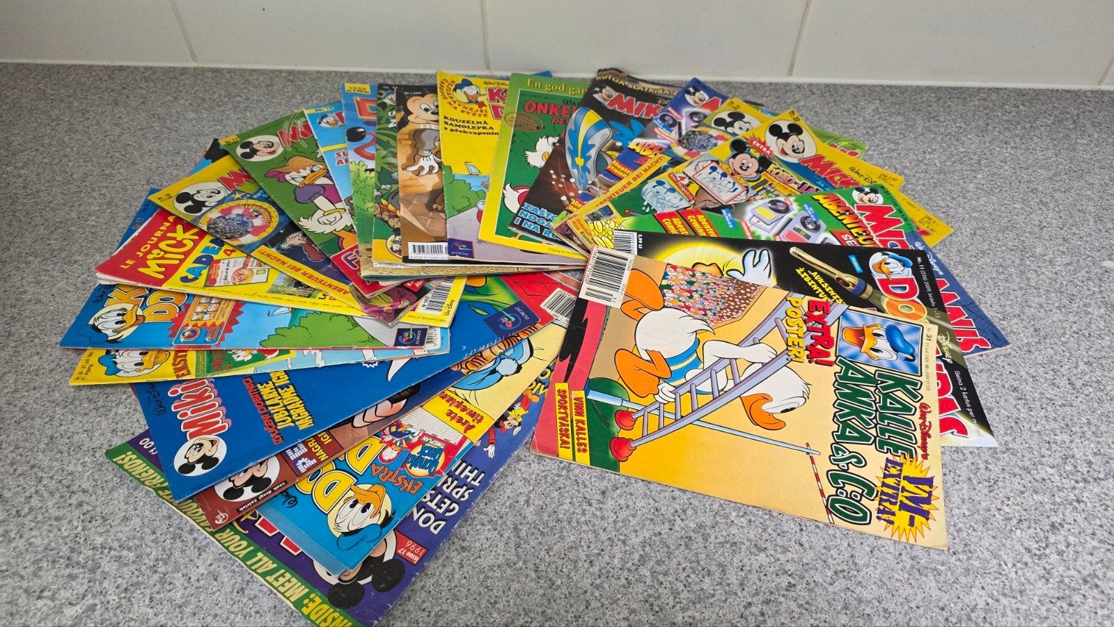 Donald Duck in verschillende Europese talen, Boeken, Meerdere stripboeken, Ophalen of Verzenden, Gelezen