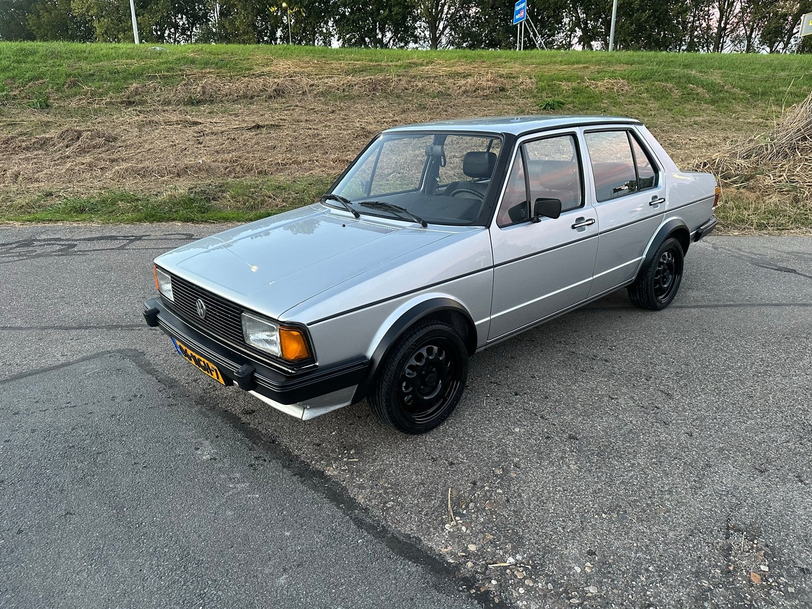 Volkswagen jetta 1982 2.0 8v 125pk, Voorwielaandrijving, Zwart, Leder, Handgeschakeld
