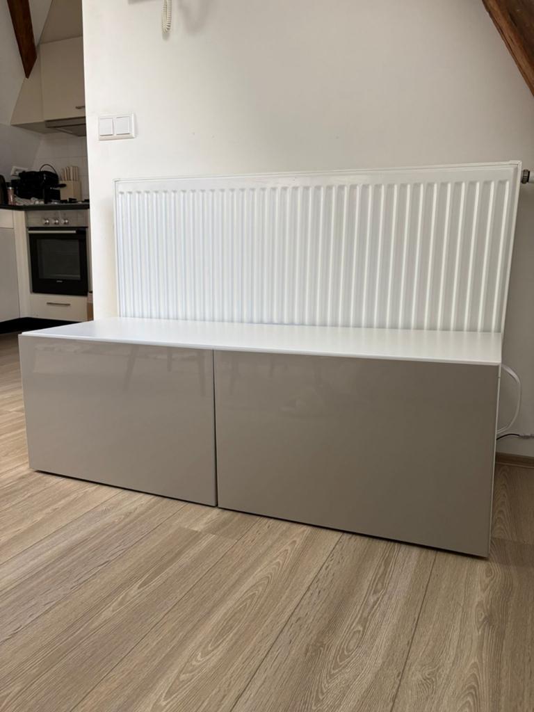 IKEA Hoogglans BESTA Tv Meubel Lichtgrijs/Beige 120x42x38 cm, Ophalen, Overige materialen, 100 tot 150 cm, Zo goed als nieuw