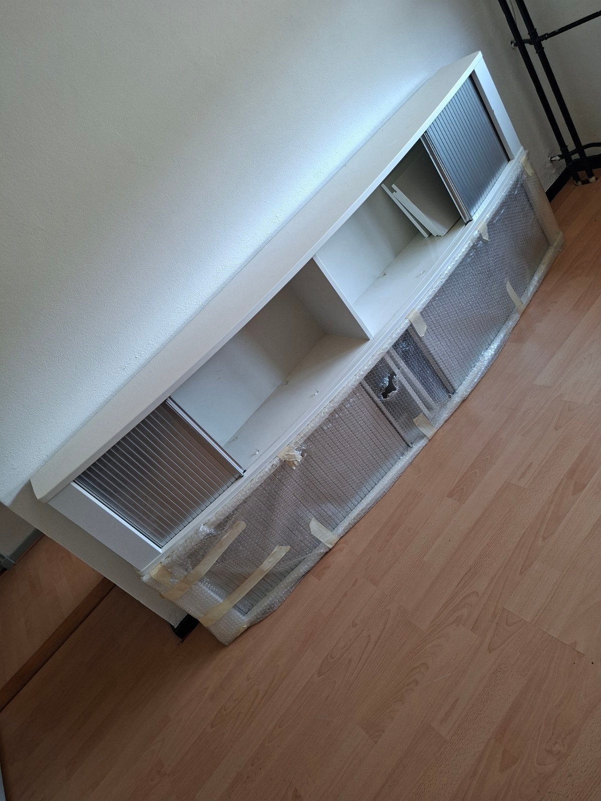 2 Witte wandkast met rolluiken, Ophalen, Overige materialen, Gebruikt, 150 tot 200 cm