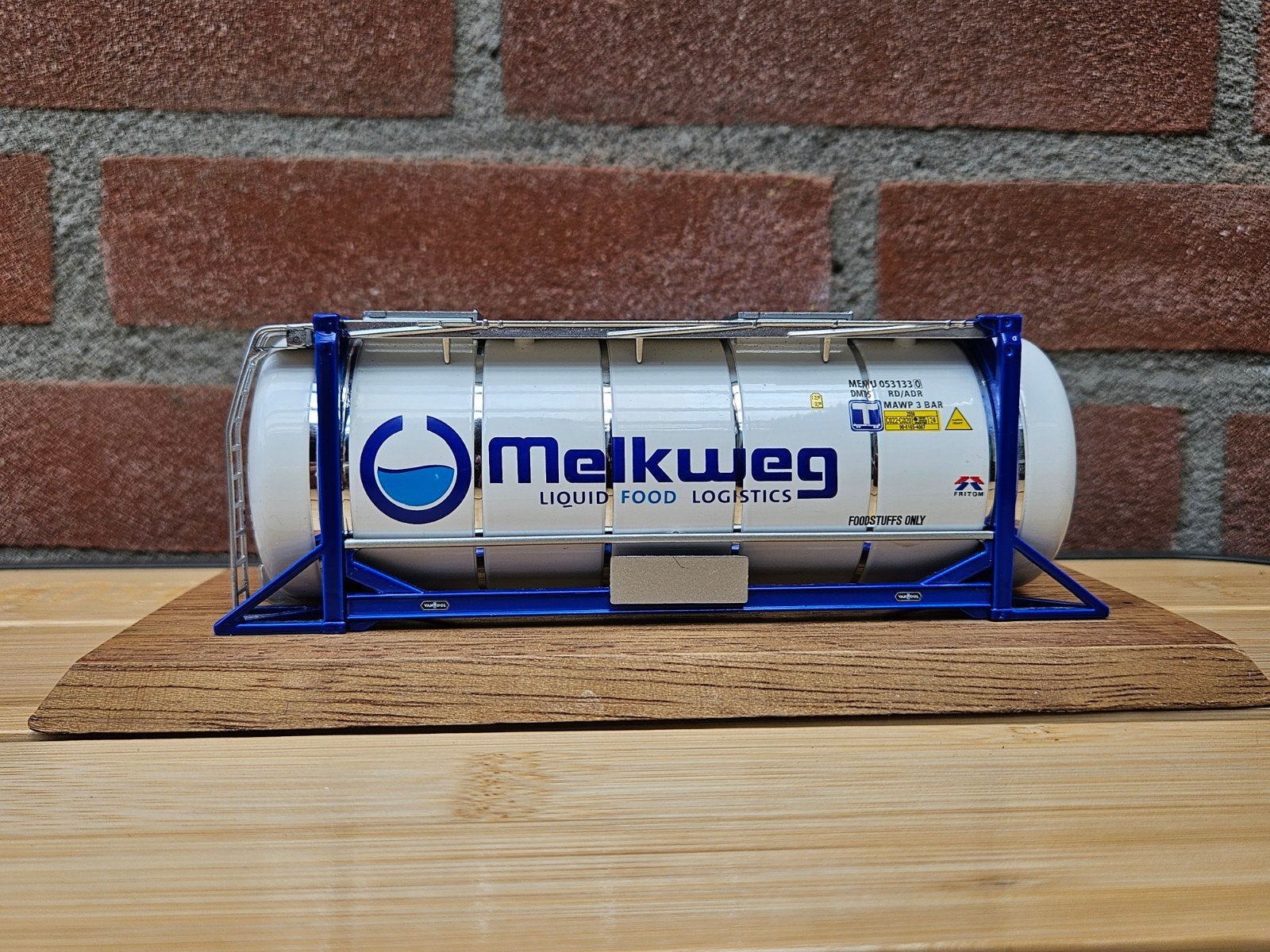WSI Melkweg Fritom Swap tankcontainer 1:50 (nieuwstaat), Ophalen of Verzenden, Zo goed als nieuw, Bus of Vrachtwagen, Wsi