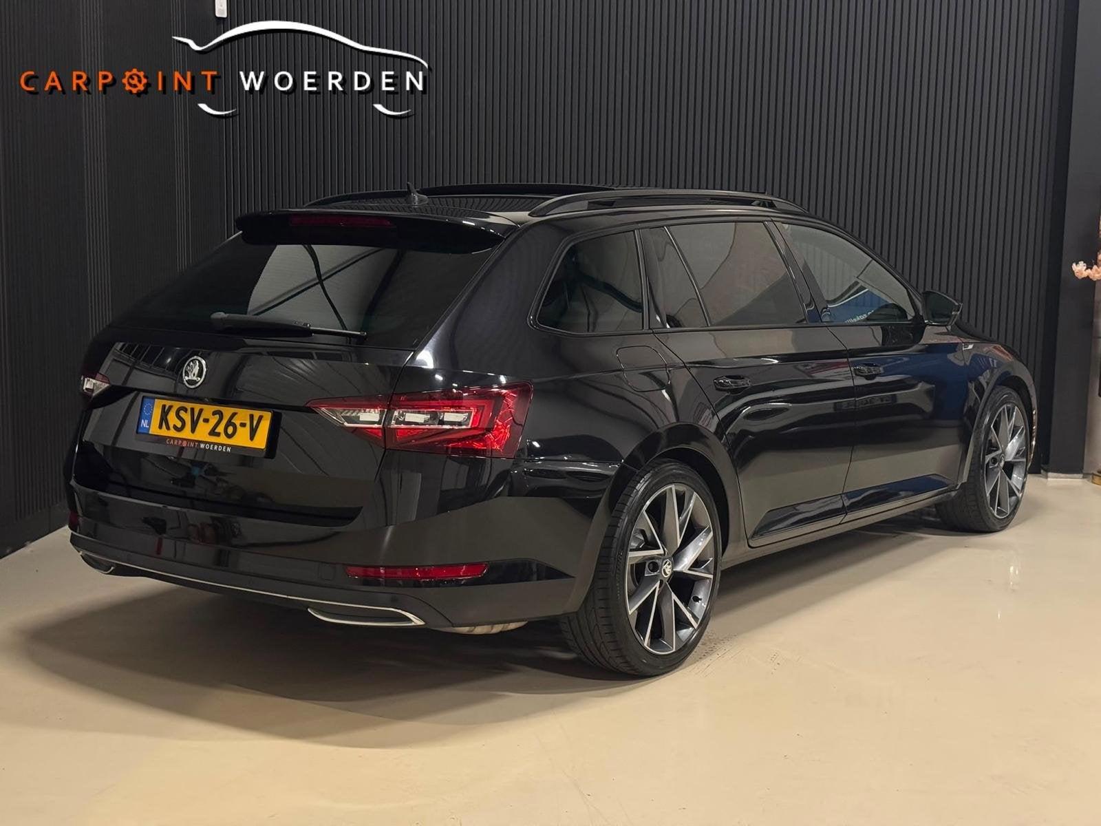 Skoda Superb Combi 2.0 TSI SportLine 220PK!|PANO|CANTON|CAME, Auto's, Dealer onderhouden, Gebruikt, 4 cilinders, Zwart