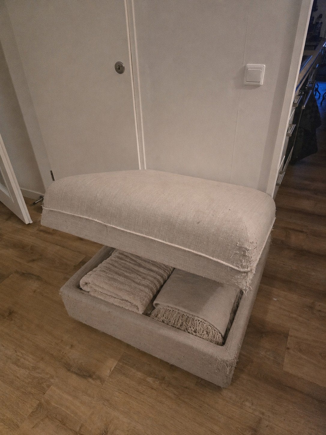 IKEA VALENTUNA voetenbank met opberger, Ophalen, Gebruikt, IKEA VALENTUNA, 75 tot 100 cm