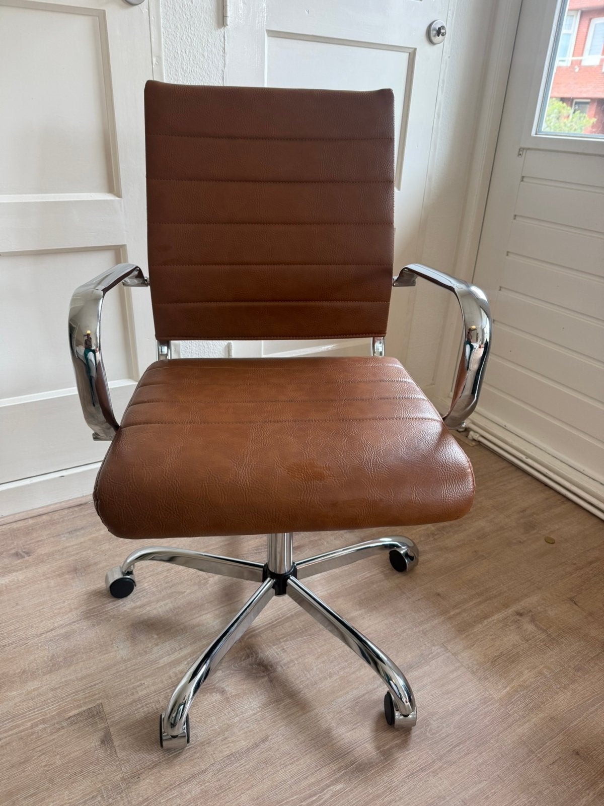 Cognac bureaustoel, Huis en Inrichting, Ophalen, Bruin, Nieuw, Bureaustoel