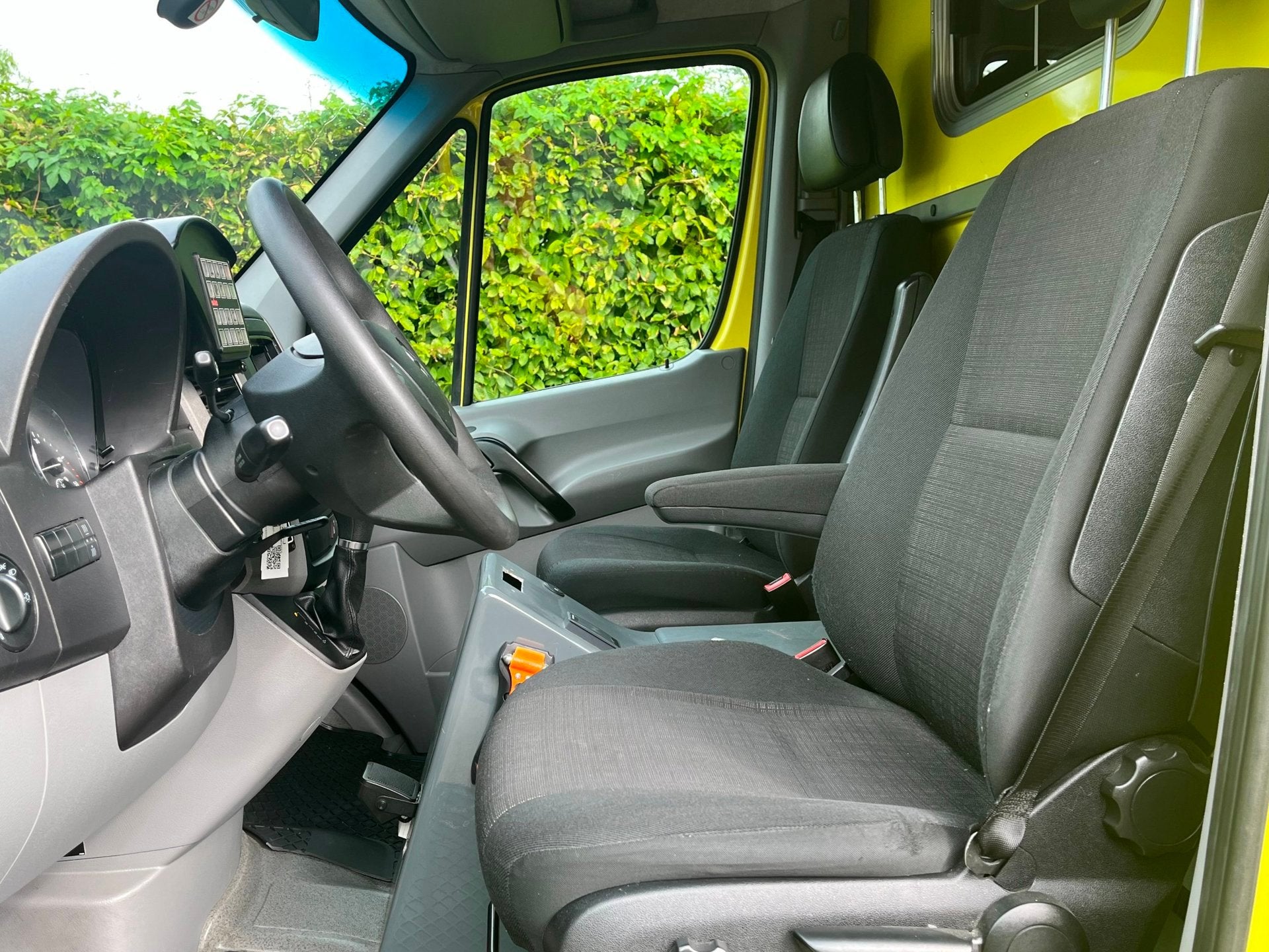 Mercedes-Benz Sprinter 519 CDI 3.0 V6 Euro 6 | Ambulance |, Automaat, Dealer onderhouden, Gebruikt, 2000 kg