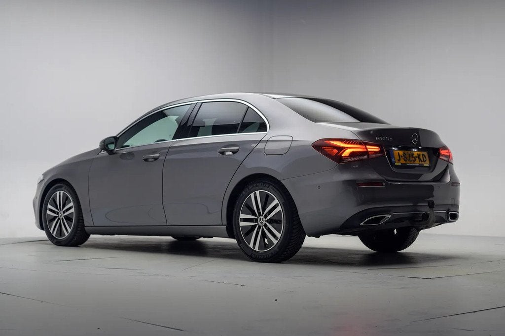 Mercedes-Benz A-Klasse 180d Business Solution Luxury Aut. [, Auto's, Gebruikt, 4 cilinders, 116 pk, Bedrijf