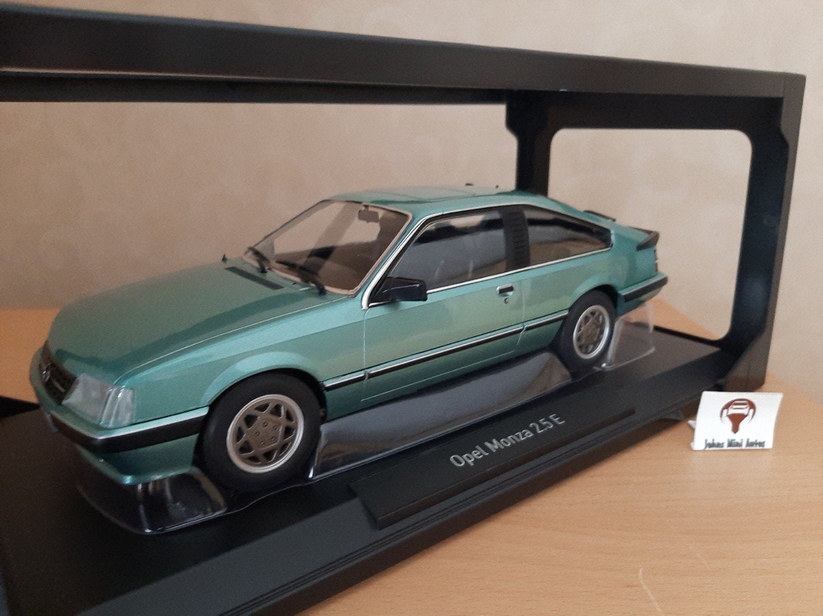 Opel Monza 2.5 E Beryll Groen Metallic 1983 van Norev 1:18, Hobby en Vrije tijd, Modelauto's | 1:18, Auto, Norev, Ophalen of Verzenden