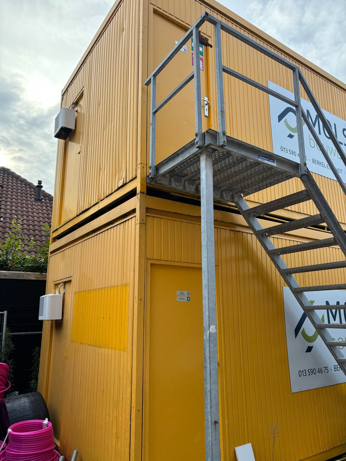 2 Meeuw units met trap en 1 toiletunit, Ophalen