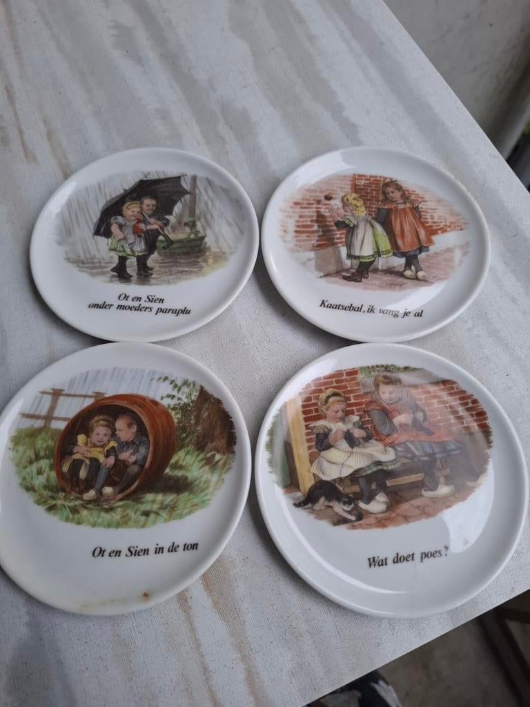 Set van 4 Ot en Sien sierbordjes - Jaren '80, Ophalen of Verzenden