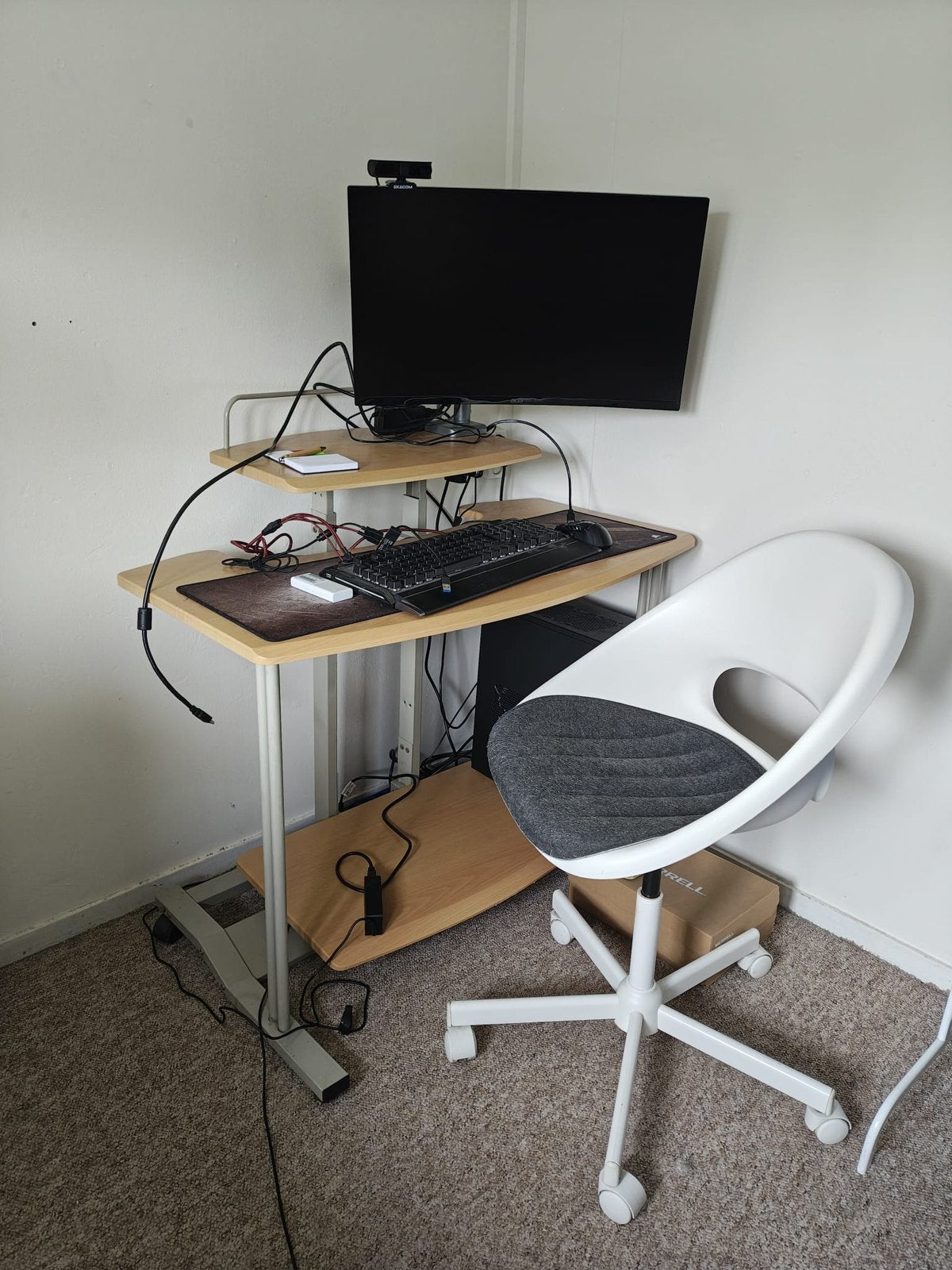 Desk and chair, Ophalen, Gebruikt, Hout, 50 cm