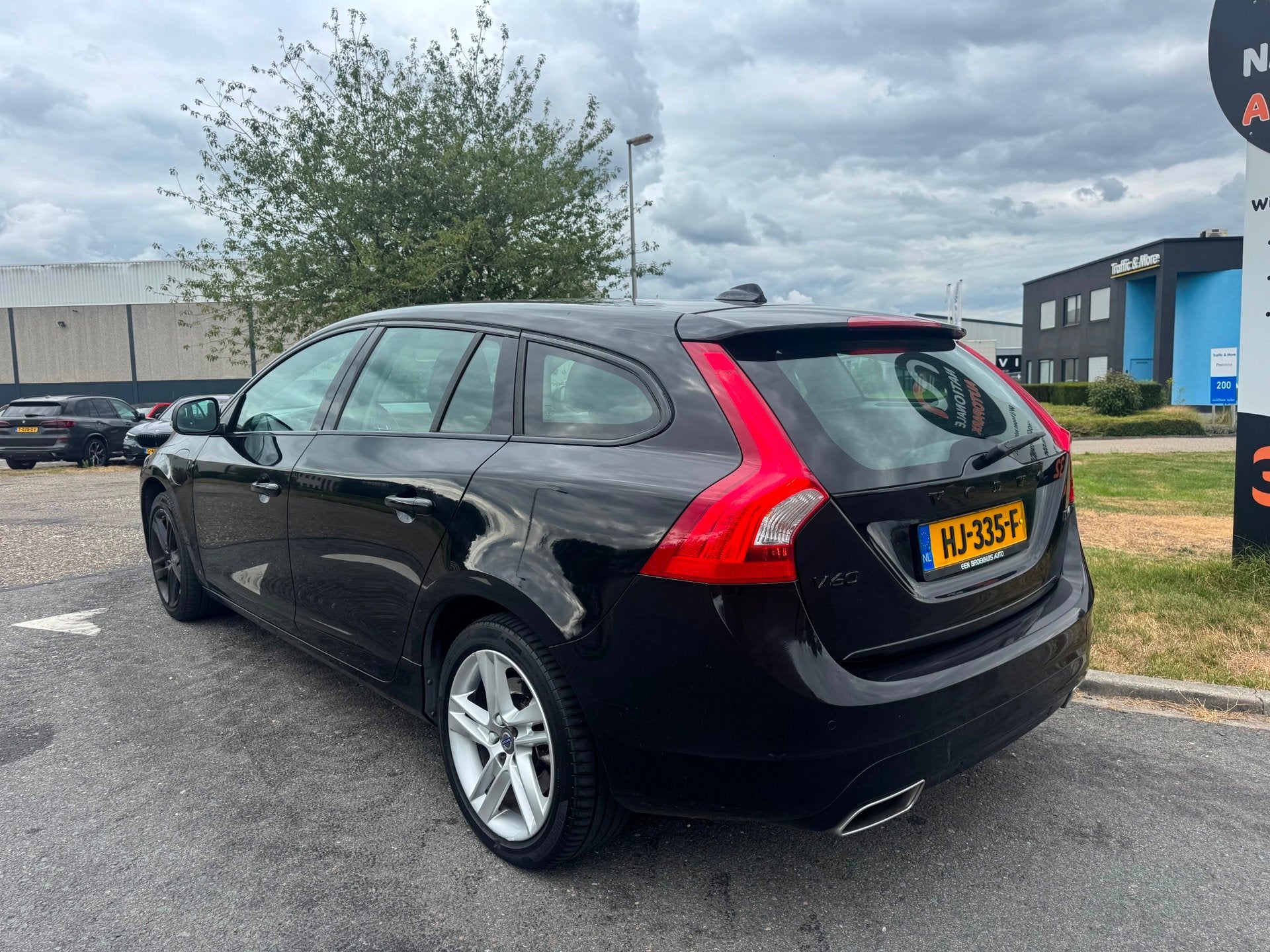 Volvo V60 | 2015 | 2.4 D6 Twin Engine Momentum | Automaat |, Auto's, Volvo, Automaat, Euro 6, Leder en Stof, Zwart
