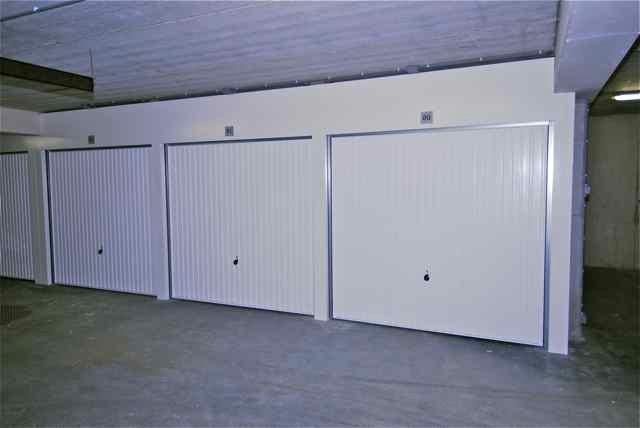 Te koop: Ruime garageboxen bij station Ede-Wageningen, Gelderland