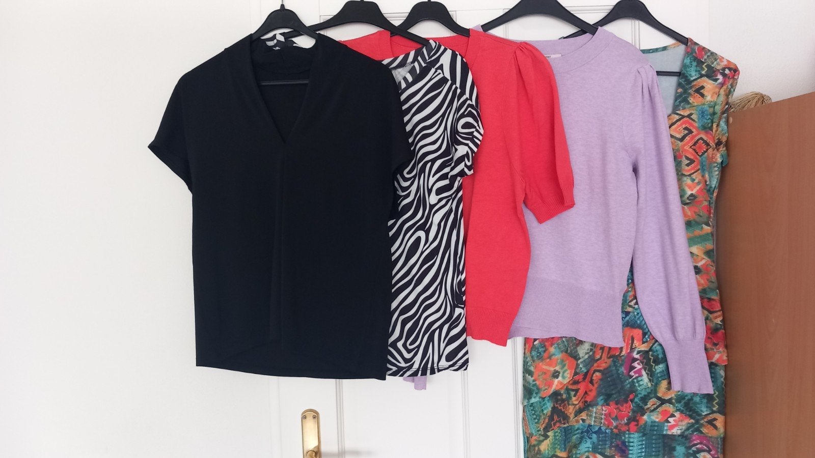 5 DELIG DAMES KLEDINGPAKKET:1 JURK/2TRUIEN/2TOPS  Z.G.A.N, Ophalen of Verzenden, Zo goed als nieuw, Maat 38/40 (M)