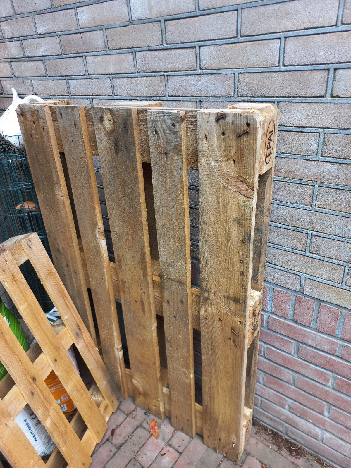 gratis twee pallets, Ophalen, Minder dan 3 meter, Hout, 1 tot 2 meter