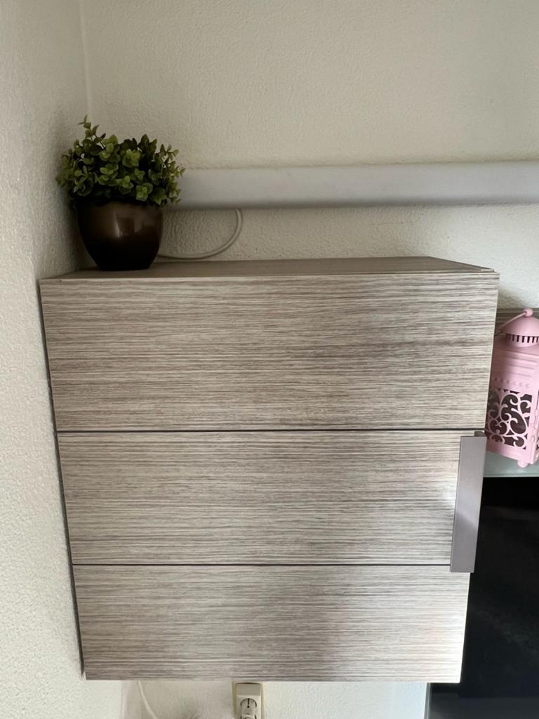 Moderne zwevende tv-kast met opbergruimte, Gebruikt, 100 tot 150 cm, Ophalen of Verzenden, Minder dan 100 cm