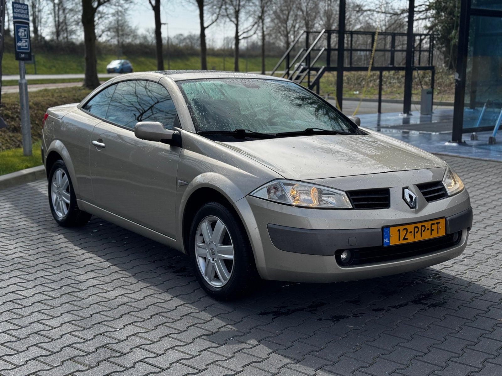 Renault Mégane 1.6 16V Autcom Cabrio 2004 Beige, Auto's, Renault, Mégane, Benzine, B, Cabriolet, Handgeschakeld, Origineel Nederlands