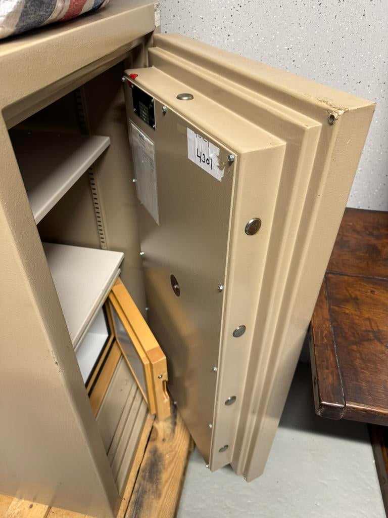 Kluis met cijferslot en sleutel, Huis en Inrichting, Brandblussers en Brandkasten, Ophalen, Gebruikt
