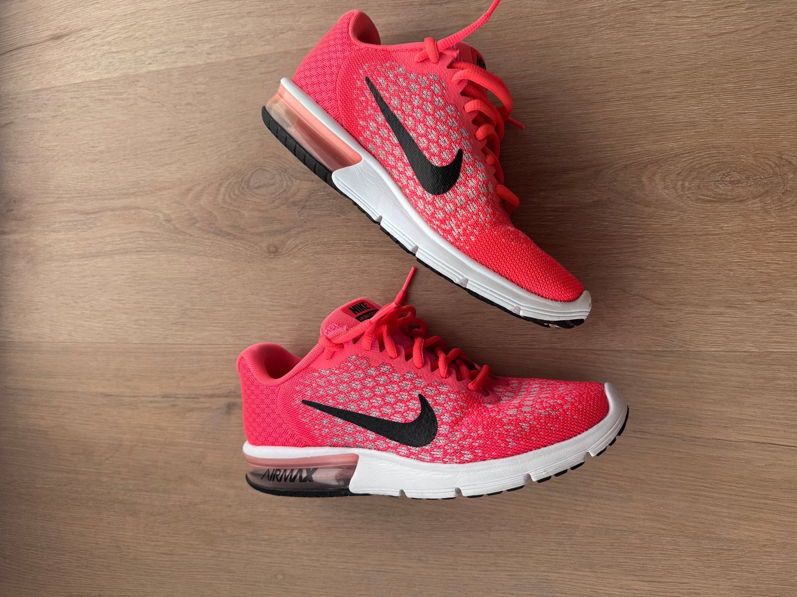 Nike Air Max Sequent 2 - Roze sneakers maat 38.5, Ophalen of Verzenden, Zo goed als nieuw, Roze, Sneakers of Gympen