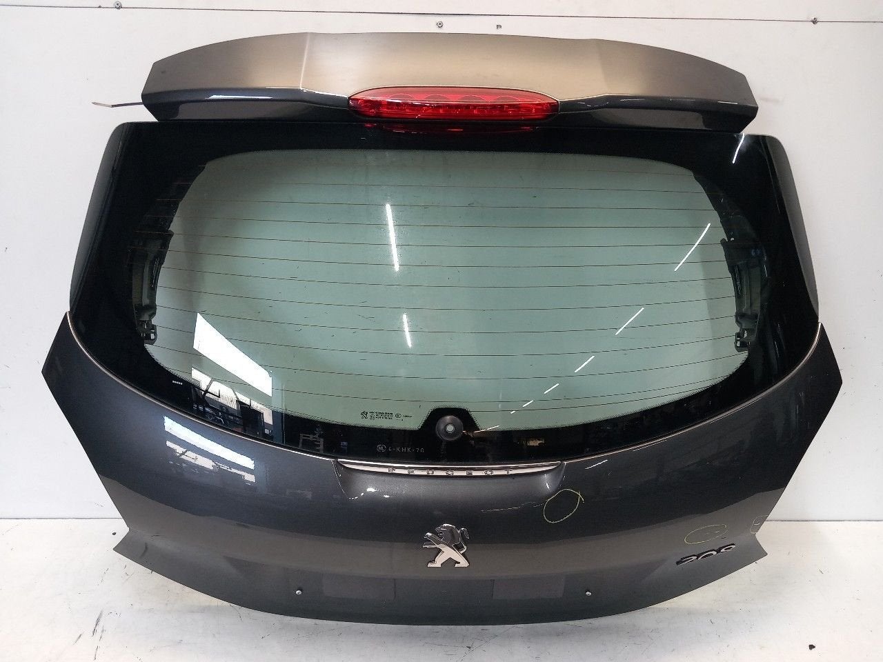 Achterklep Peugeot 208, Onderdelen@venauto.nl, Van der Ven Autorecycling B.V., Gebruikt, Ettenseweg 76, 4706 PB Roosendaal, The Netherlands