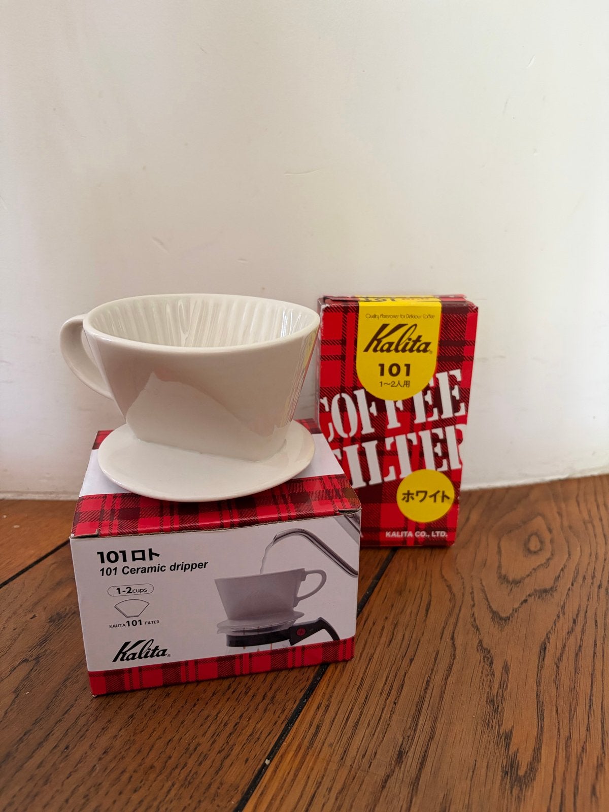 Kalita 101 keramische koffiefilterhouder + filters, Overige typen, Ophalen of Verzenden, Zo goed als nieuw, Steen/keramiek
