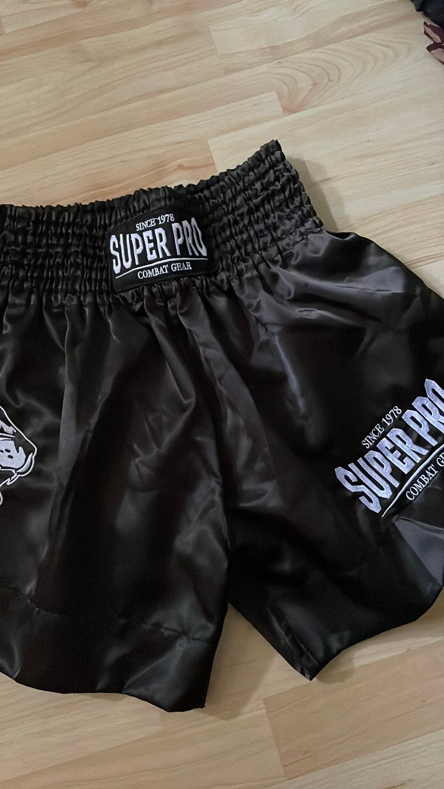 Nieuw zwart box broekje maat L, Sport en Fitness, Vechtsporten en Zelfverdediging, Ophalen of Verzenden, Nieuw, Overige