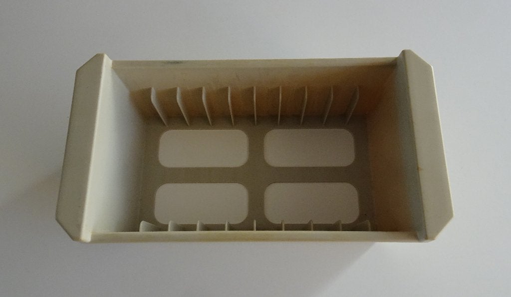 Nintendo NES Game Cart Storage Tray van Nuby, 1 speler, Zo goed als nieuw, Vanaf 3 jaar, Ophalen