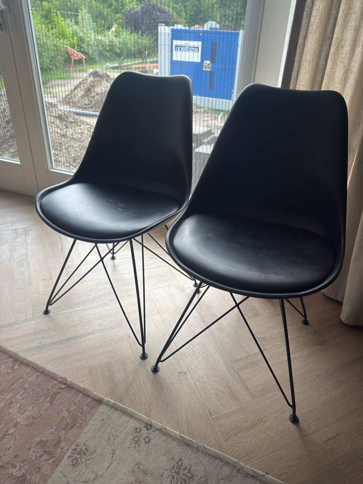 6 eetkamerstoelen (3 wit, 3 zwart) - leer beschadigd, Ophalen, Gebruikt, Overige kleuren, Leer